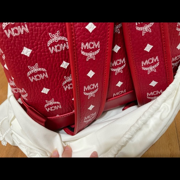 COPY - MCM Stark Backpack Visetos White Logo
Medium Ruby Red - Picture 8 of 10